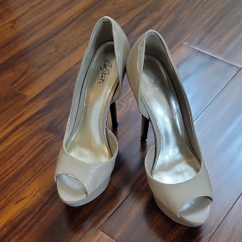 City Streets Tan Peep-Toe Heels